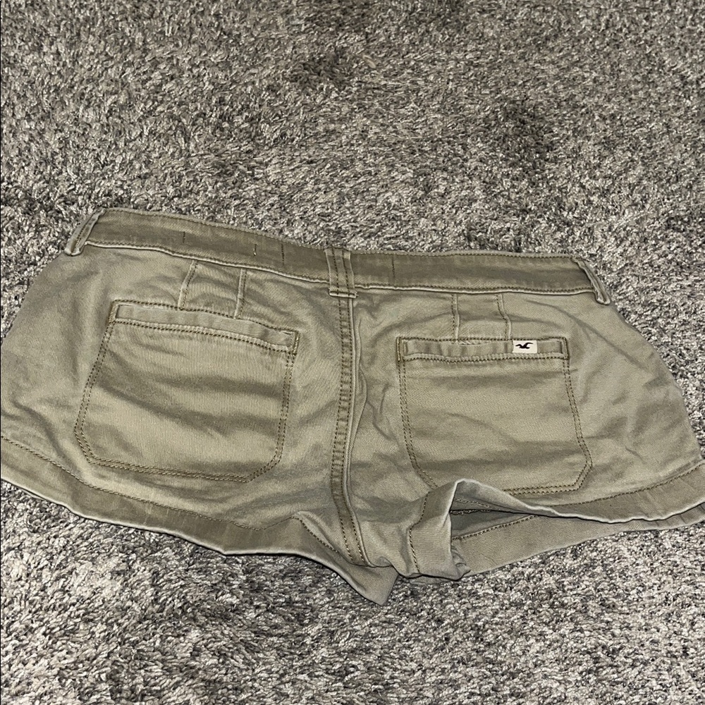 Tan colored shorts - Picture 5 of 5